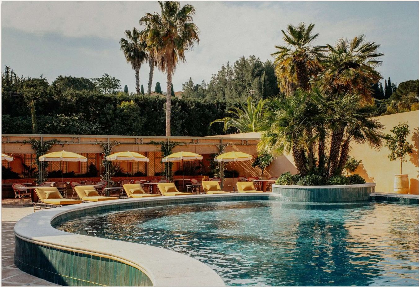 Le Mas Candille — hôtel 5★ à Mougins, boiseries vintage et palmiers